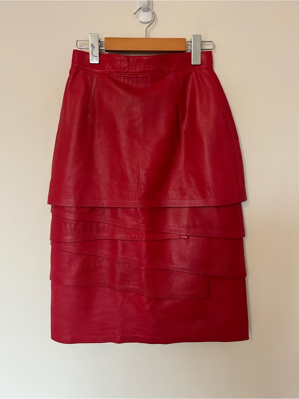 Vintage 80s Red Leather Tiered A-Line Skirt Made in Canada Union Label Size 10 - Picture 2 of 11